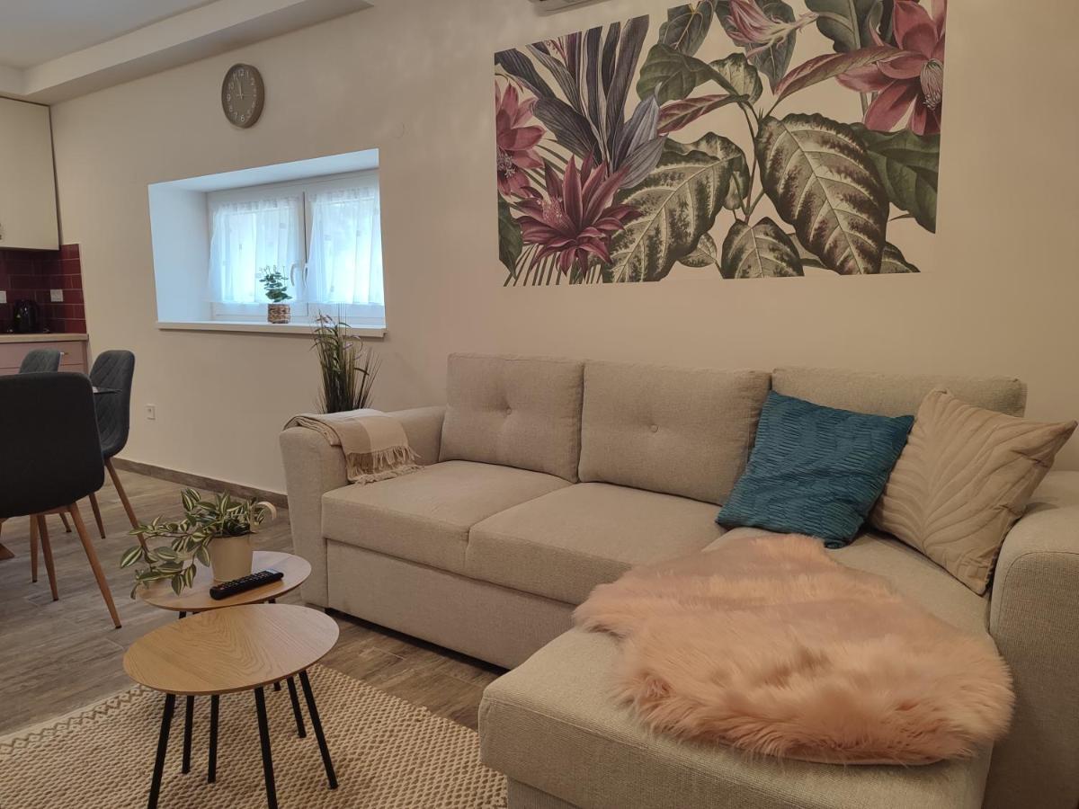 Voeroesko Apartmanhaz Balatonalmadi Exterior photo