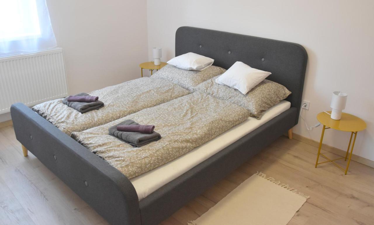 Voeroesko Apartmanhaz Balatonalmadi Exterior photo